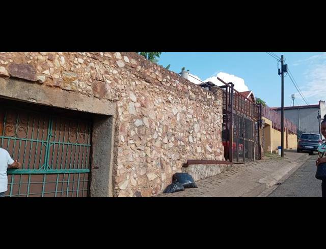 4 BEDROOM HOUSE FOR SALE IN KENSINGTON